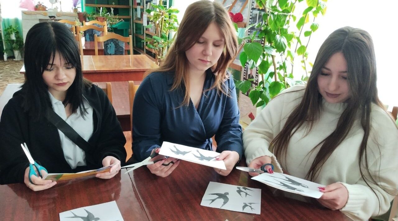 Студенты Комаричского механико-технологического техникума участвуют в акции «Блокадная ласточка»