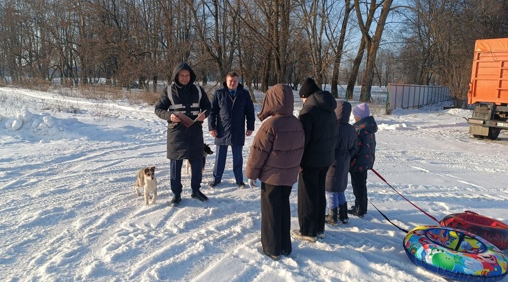 В Комаричском районе прошли рейды для выявления несанкционированных мест катания детей