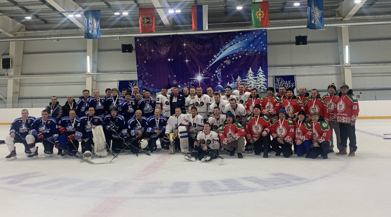 В Клинцах  состоялся международный Рождественский хоккейный турнир