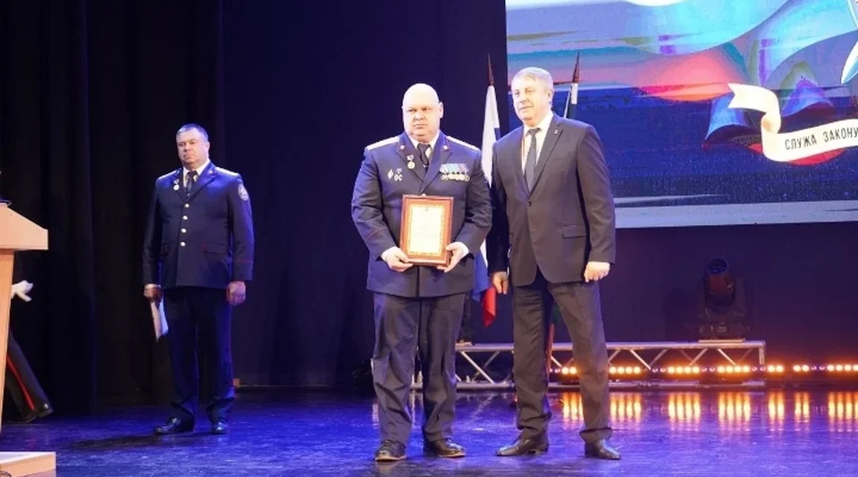 Губернатор Брянской области вручил награды сотрудникам и ветеранам следственного управления