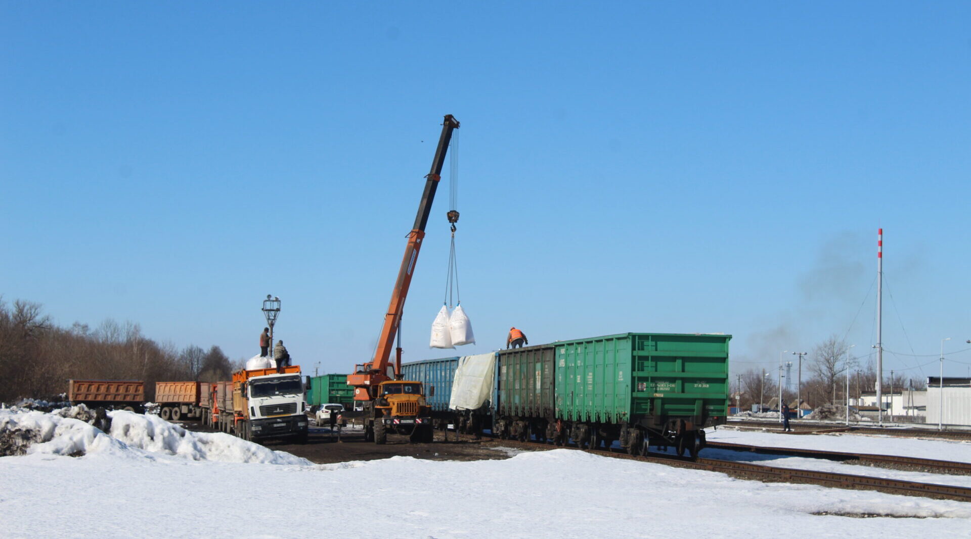 В Комаричском районе в разгаре подготовка к весенним полевым работам