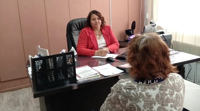 В отделе социальной защиты населения Комаричского района провели личный приём граждан