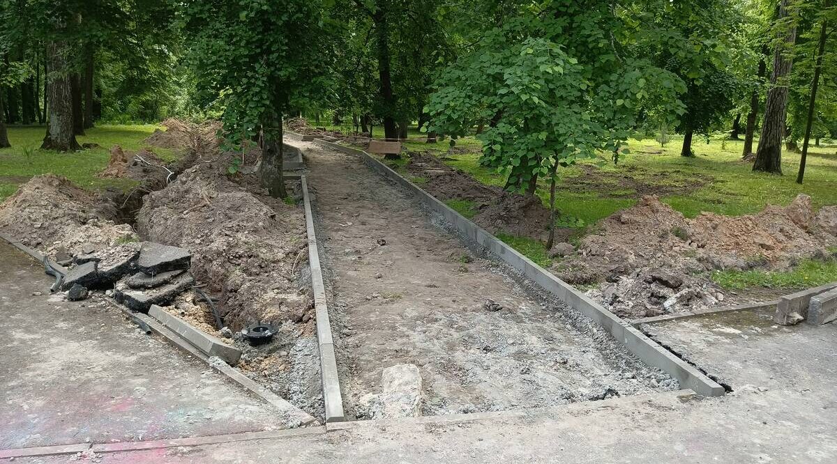 В брянском посёлке Локоть начали работы по благоустройству парка
