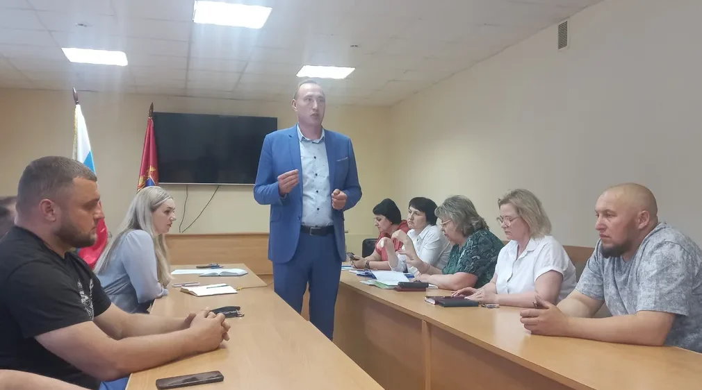 В брянской Жуковке провели встречу с ветеранами спецоперации