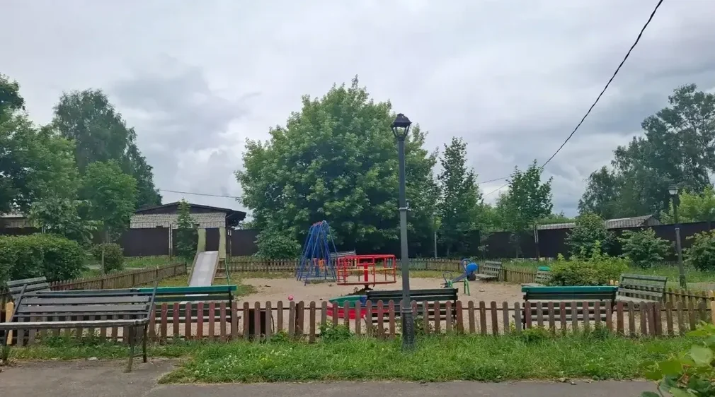 В селе Супонево Брянской области установили детские игровые комплексы