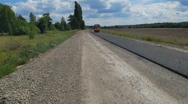 По нацпроекту в  брянском Новозыбкове и продолжается обновление участка автодороги