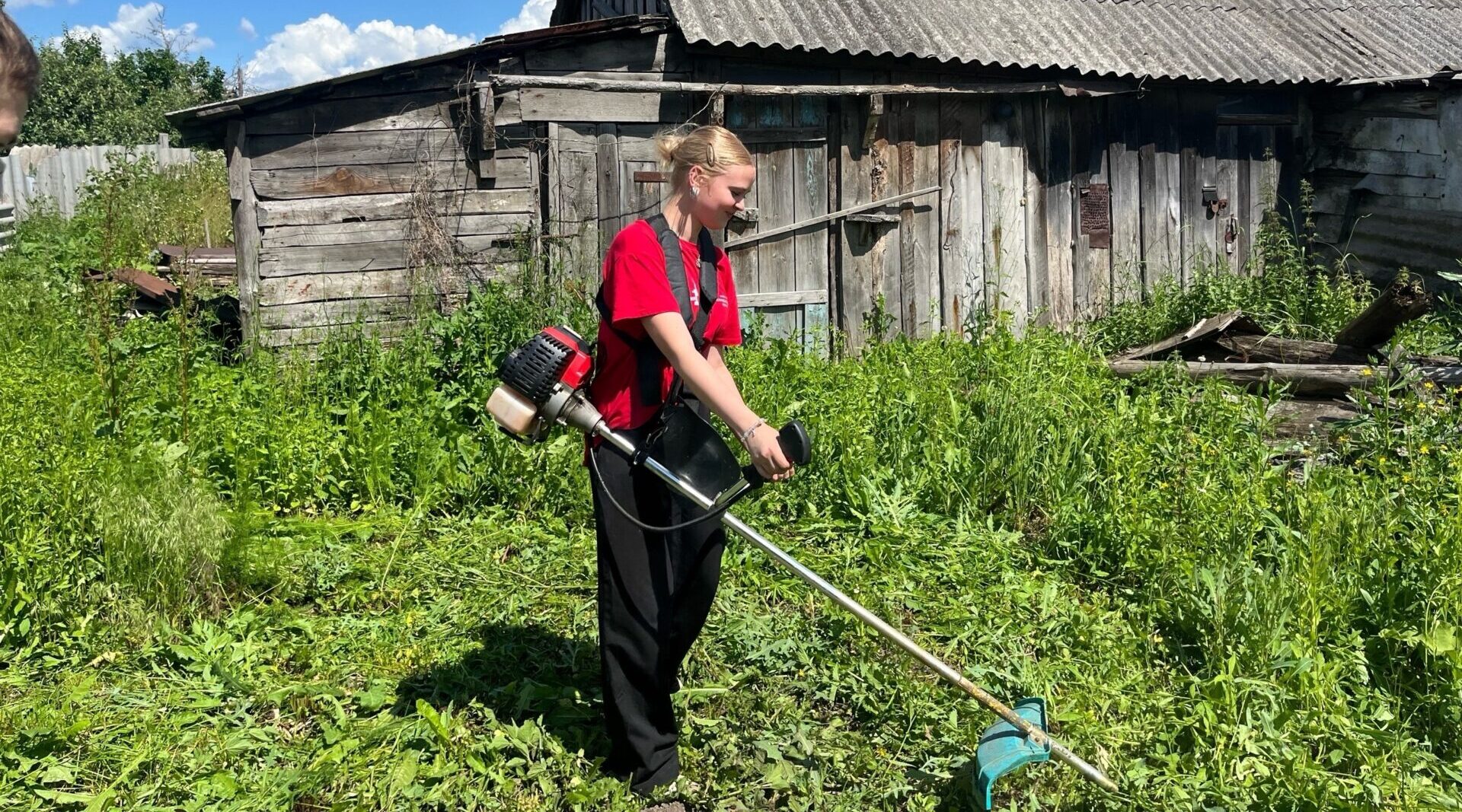 Акция добра: «Патриоты Наследия» помогают жителям Комаричского района