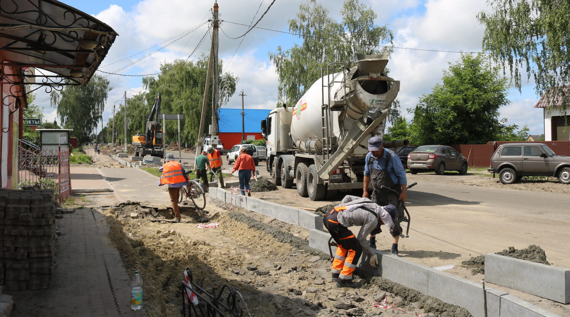 На улице Ленина в Комаричи идет масштабная реконструкция