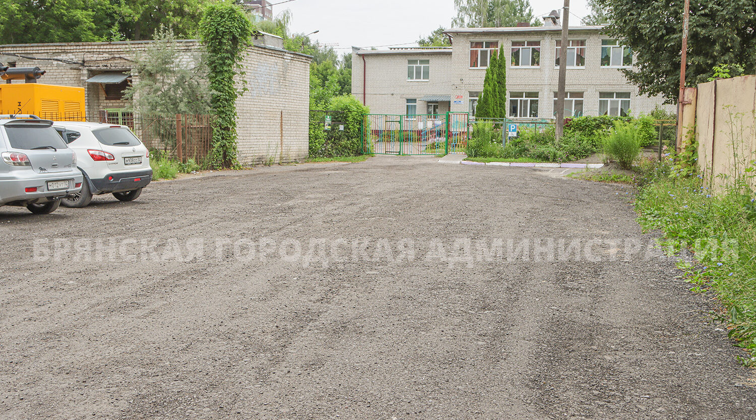В Брянске отремонтировано более 8700 квадратных метров дорог асфальтовой крошкой