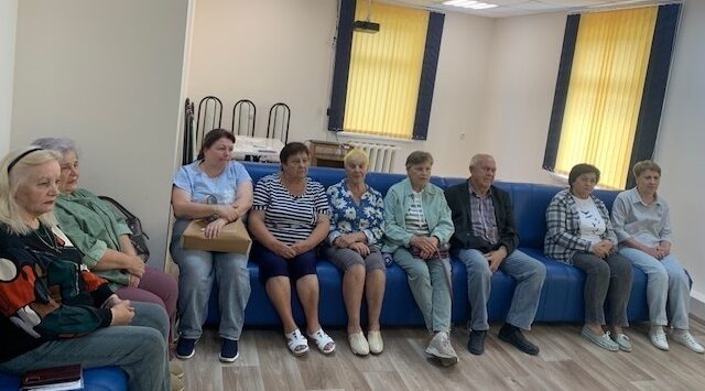 Круглый стол» в Комаричском комплексном центре: правовые вопросы в повседневной жизни