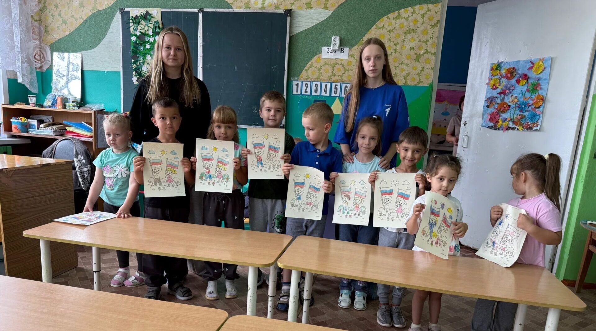 Активисты «Движения Первых» провели урок патриотизма в Комаричском детском саду