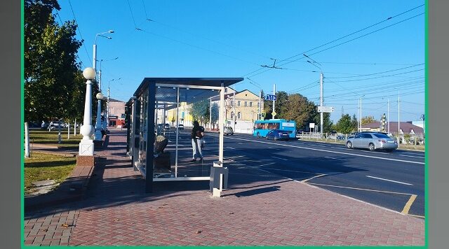 В Брянске установили новые современные остановки