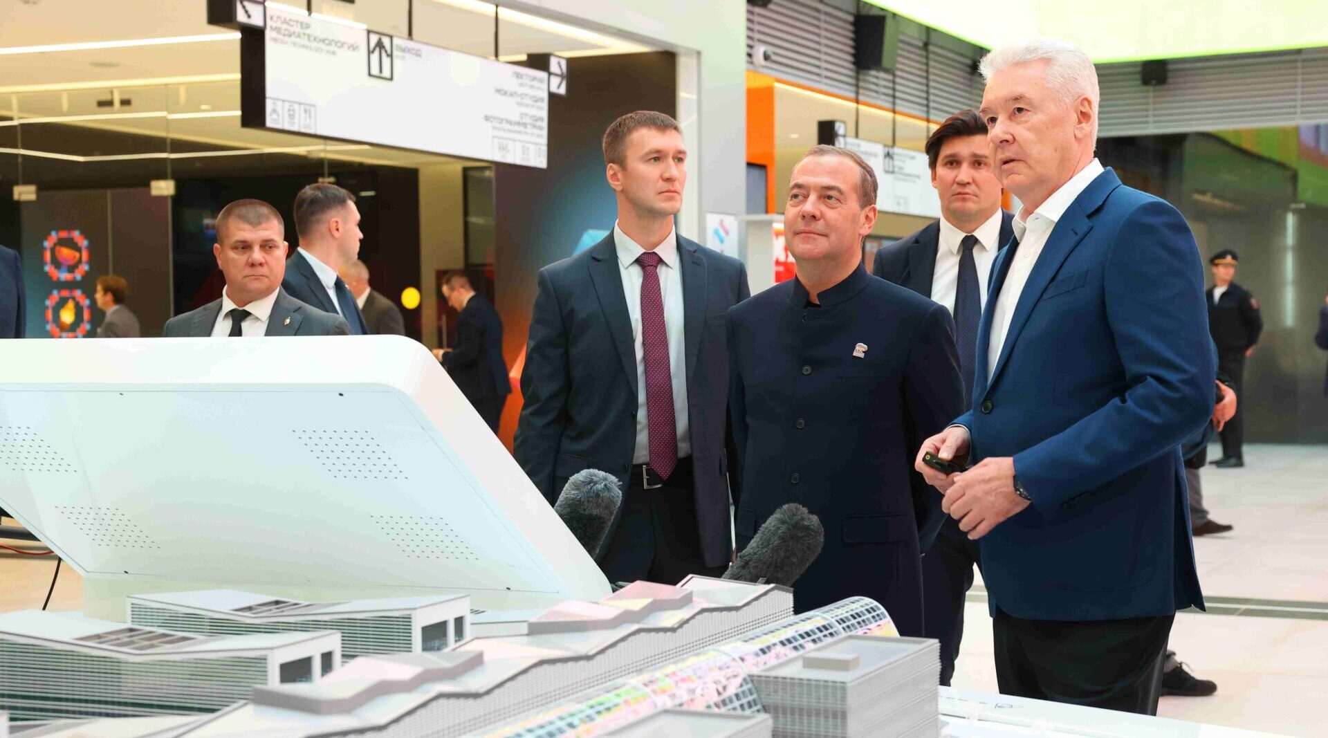 Медведев: технологическое лидерство должно стать основой российской экономики