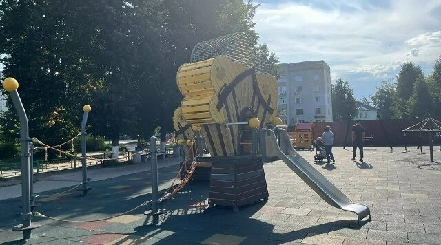 В Сельцо обновили детскую площадку.