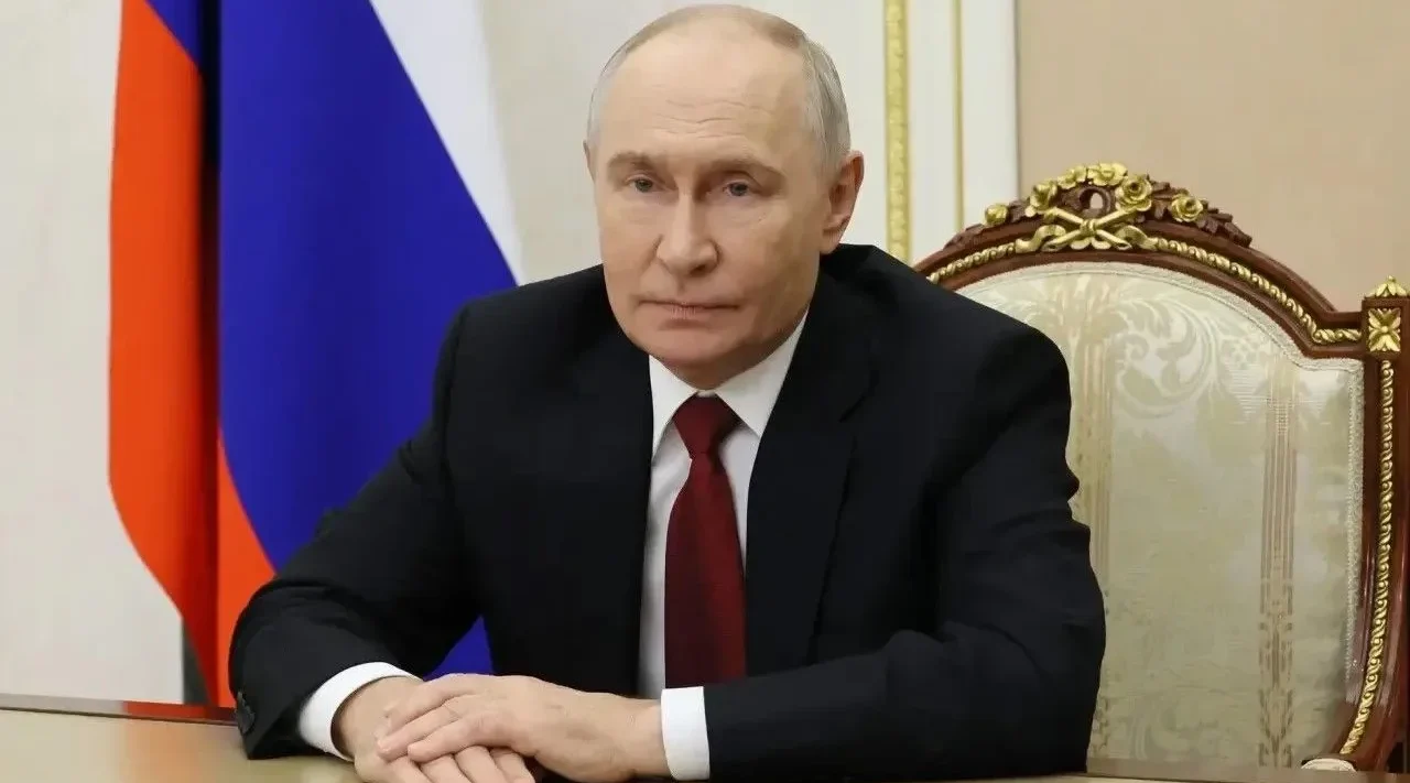Губернатор Брянской области поздравил президента РФ Владимира Владимировича Путина с днем рождения