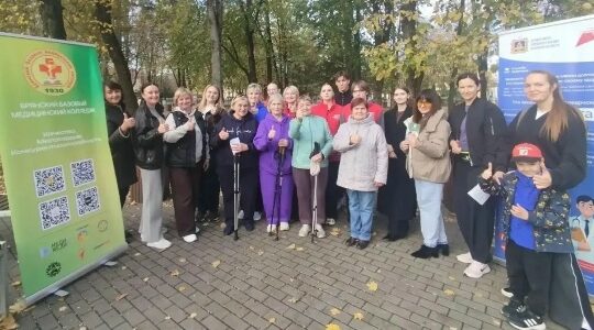 Горожане приняли участие в акции «Час здоровья» в парке «Юность» Володарского района