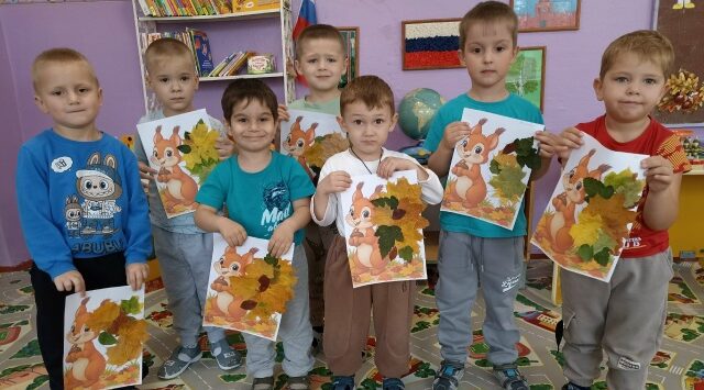 «Хвостик для белочки» поделки воспитанников  Комаричского детского сада №2
